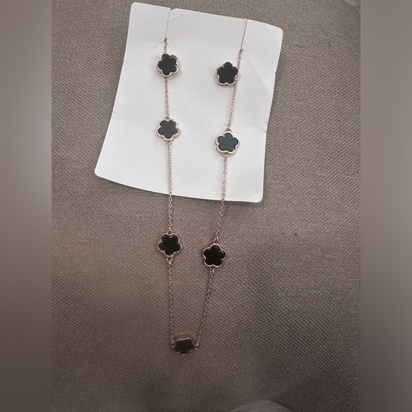 Necklace, earrings, ring and bangle bracelet set - Picture 1 of 7